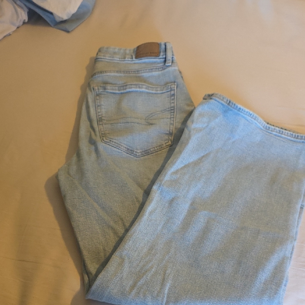 American Eagle Light Wash Wide Straight Leg Strigid Jeans Size 2 28" Inseam - Picture 6 of 10